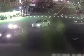台女婴打流感疫苗后抽搐昏迷 警车鸣笛紧急送医图片
