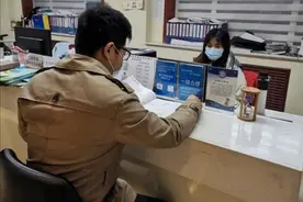 德城实施“沙漏工作法”，办事迈入15分钟倒计时办理时代图片
