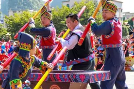 广西天等县举办壮族打榔舞比赛图片