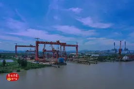 从长江奋楫远航图片