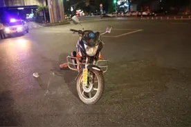 摩托车司机肇事逃逸被拘留，后座同事谎称不认识肇事司机也将被追责图片