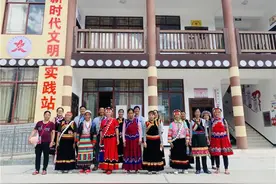 云南这个跨州市易地搬迁安置点 让群众生活跨步向前图片