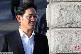 韩媒：韩国三星电子副会长李在镕获假释出狱图片