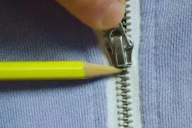 拉链拉不上，衣服起球，裤子不合身……教你一招快速解决图片