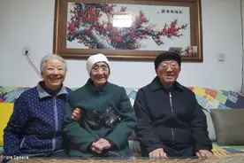 百岁老人谈养生｜自己洗衣做饭打扫卫生，104岁老太吃素七分饱图片