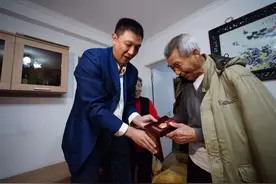 92岁老人在颐和园遗失抗美援朝纪念章，后续来了……图片