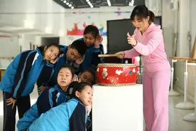 半月谈｜赵钰：寂静沙洲里的领舞者图片