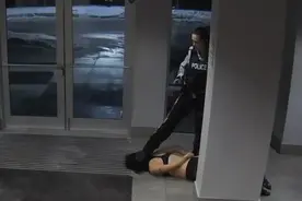 加拿大女警凌虐拖行半裸华裔女留学生，否认暴行后被调去文职图片