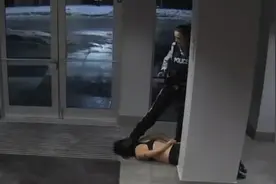 加拿大女警凌虐拖行半裸华裔女留学生，否认暴行后被调去文职图片