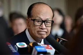 股价一年跌去60%！李嘉诚海外投资再踩雷，还丢掉了香港首富宝座图片