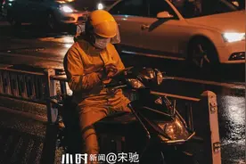 街头摄影节(61)｜打拼生活的不易，走街串巷的辛苦，都在这些照片里图片