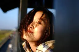酷爱挑战的川大元气女孩：玩冲浪、潜水，演戏剧，上节目……图片