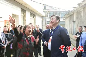 邹文辉等驻武陵区市人大代表专题调研旧城改造工作图片