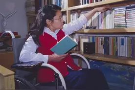 夜话丨张海迪：我是船，书是帆图片