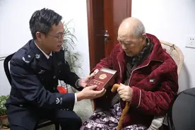 【纪念抗美援朝70周年】他将两根手指留在了硝烟弥漫的“三八线”上图片