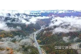 陕西两条穿越秦岭的高速公路建成通车图片
