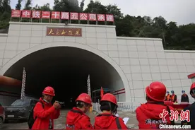 《金刚川》原型成中国“基建狂魔”：曾修建“地图上找不到的铁路”图片