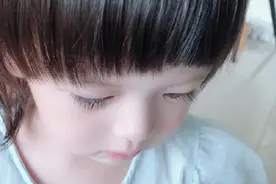 樊少皇女儿被误认成小男孩，妈妈基因太优秀，星二代颜值巅峰吧？图片