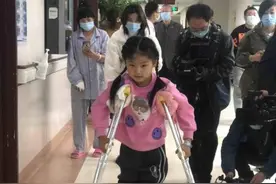 “你的脚被天使吻过”！泰安左脚残疾却坚持跳舞的女孩峻熙出院啦图片