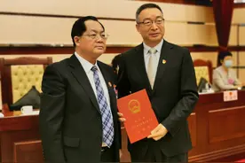 高圣元任深圳市政府秘书长图片