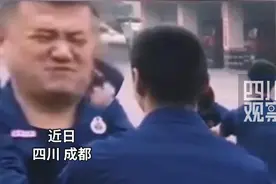 消防员练瑜伽“猛男落泪”网友：看他笑得多开心图片
