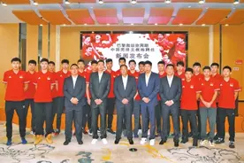 中国男排新任主帅出炉！提出要学习女排精神将率队冲击巴黎奥运图片