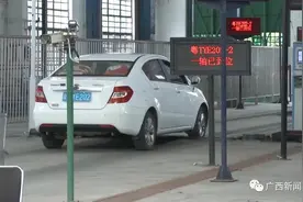 年检自检不合格，300元找“黄牛”却能一次通过？检测站：我们管不了图片