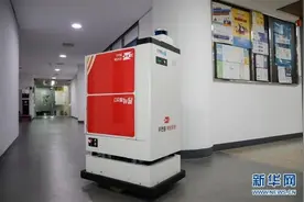 通讯：韩国自动驾驶快递车首秀图片