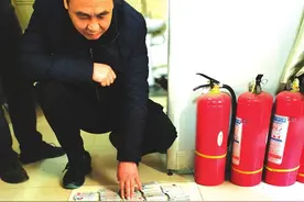 省人民医院里上千件失物等待认领 这些丢失的证件有你的吗？图片