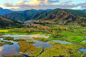四川凉山州泸沽湖草海美如画图片