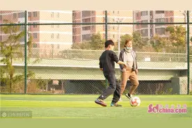 可玩足球、篮球和羽毛球 菏泽城新增一处公共体育场所图片