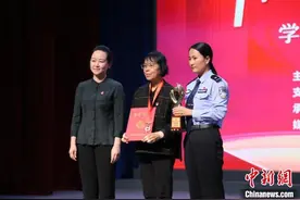 张桂梅谈初心：改变贫困山区女孩命运 为社会做贡献图片