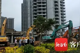 临高依法拆除三栋违建楼盘 建筑面积达4.1万平方米图片