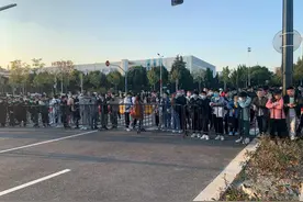 S10落幕LPL主场憾失三连冠，但“谢谢你，电竞人！”图片