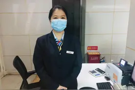 最靓网点最美邮储人系列报道 ⑩| 邮储银行解放碑支行郑陵娜：十年深耕坚守 从银行“小白”成为“多面手”图片