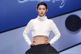 杨紫琪“纽扣”系列亮相中国国际时装周图片
