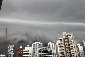 暴雨袭击新加坡多地 降雨量超过同期平均值图片