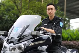 上面的空气确实稀薄一点，但是我离太阳更近一些啊！199高的特警哥哥有很多金句图片
