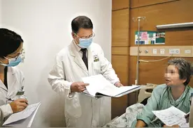 61岁成“网红博主”一心解除病人疾苦图片