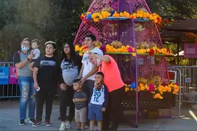 美国圣安东尼奥：亡灵节怀念逝者图片