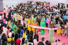 自信的人最美！四川90后断臂女孩登上深圳时装周T台走秀图片