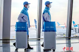 机场也能送外卖了！“饿了么”大兴机场外卖送到登机口图片