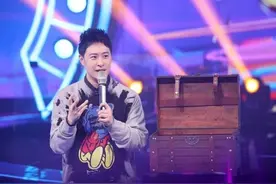 嗨唱再抛新梗！青春宝藏陈立农杨钰莹搭档奉上高甜舞台图片