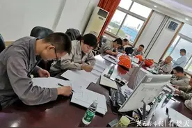 爬10米塔顶、钻千米管道！质量特检人员为大型化工厂全面“体检”图片