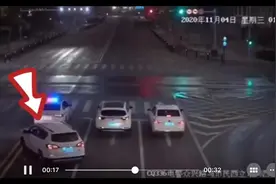 「视频」凌晨街头，民警出警归来，前方一辆车在急切招手图片