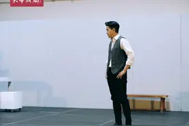 演员刘恺威：演话剧是充电，尽可能把台词做到最好图片