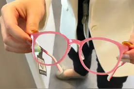 进博会上全球首发的这款神奇镜片可延缓青少年近视进程，已进入中国部分医院图片