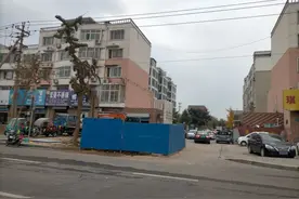 临淄一管道爆裂喷出近10米高蒸汽 目前正在维修图片