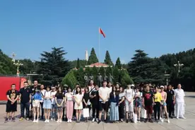 斗鱼开展爱国主义教育活动 网络主播接受“红色”洗礼图片
