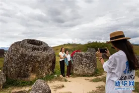 老挝：世界遗产石缸平原图片